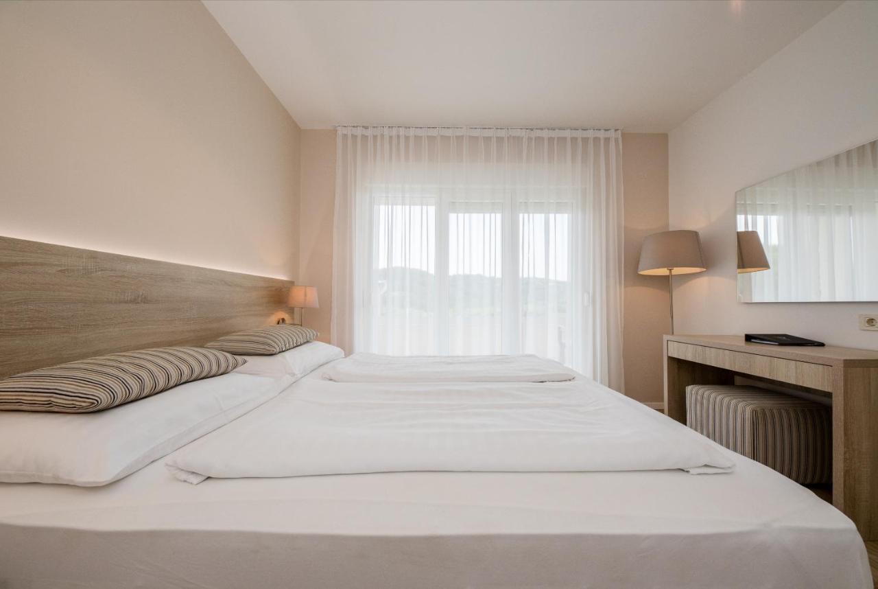 B&B Vila Sabbia Lopar Buitenkant foto